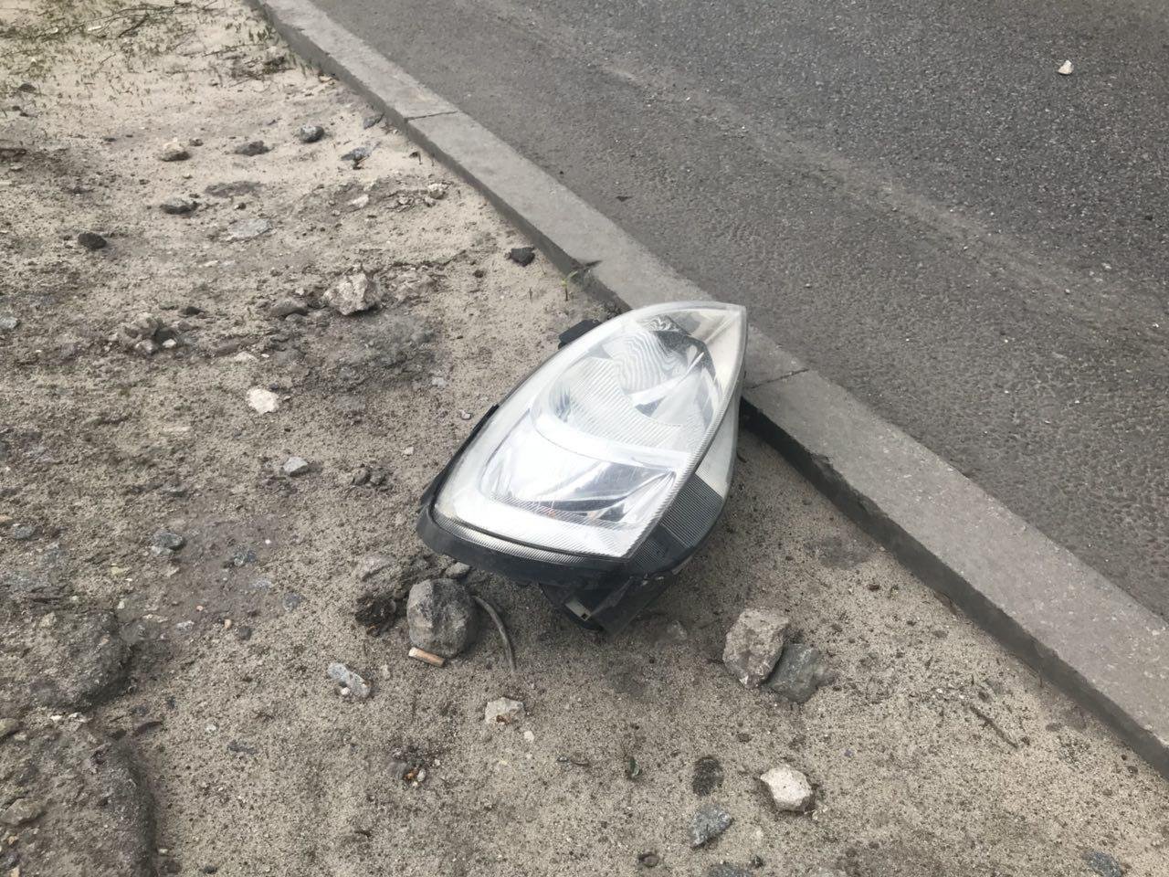 Фара автомобиля