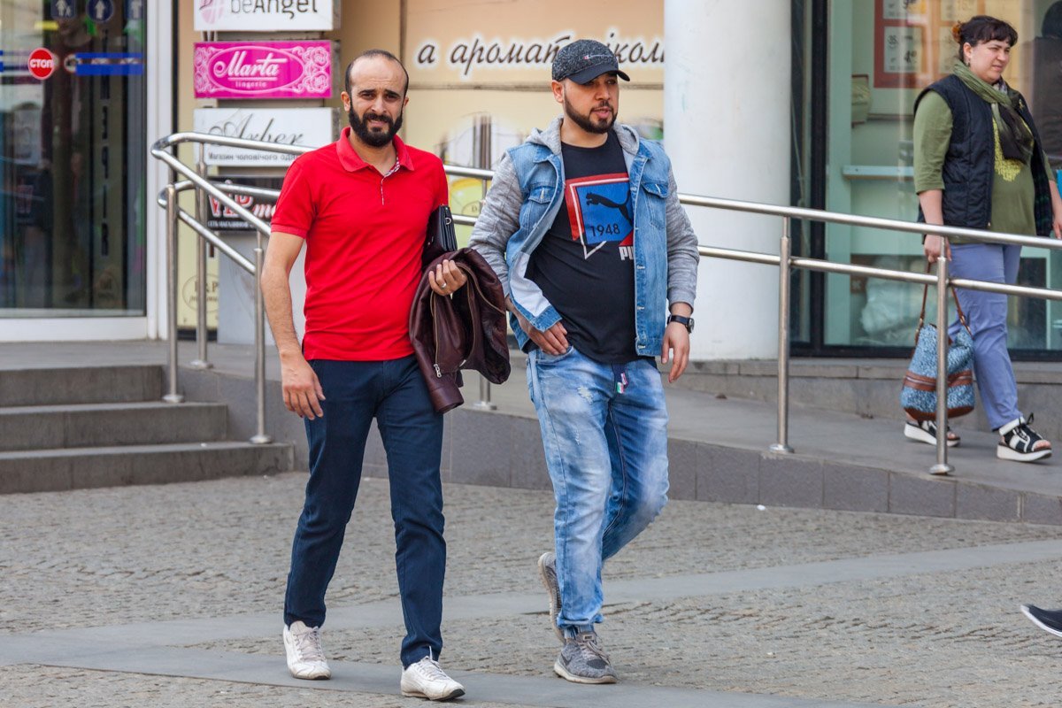 Кто там нас фотографирует?