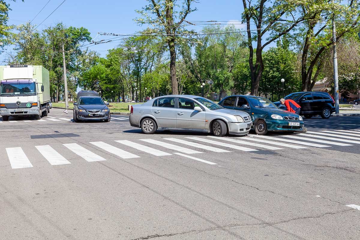 Mazda и Cherry решили разъехаться самостоятельно Mazda и Cherry решили разъехаться самостоятельно