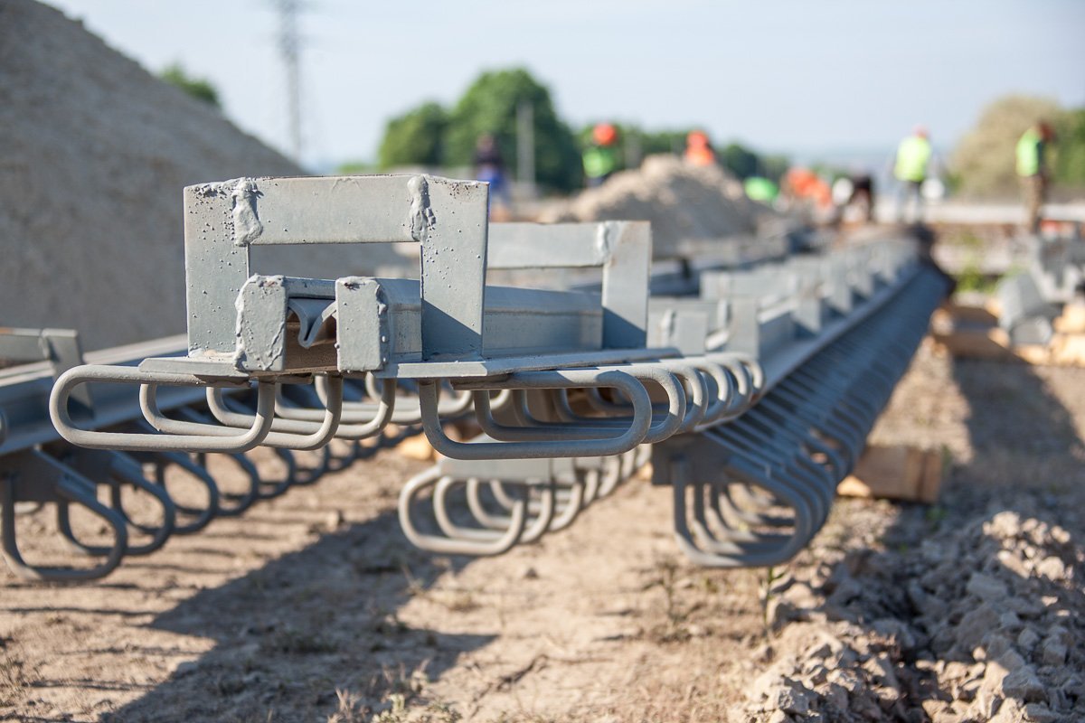 На данный момент проходит вторая очередь ремонта