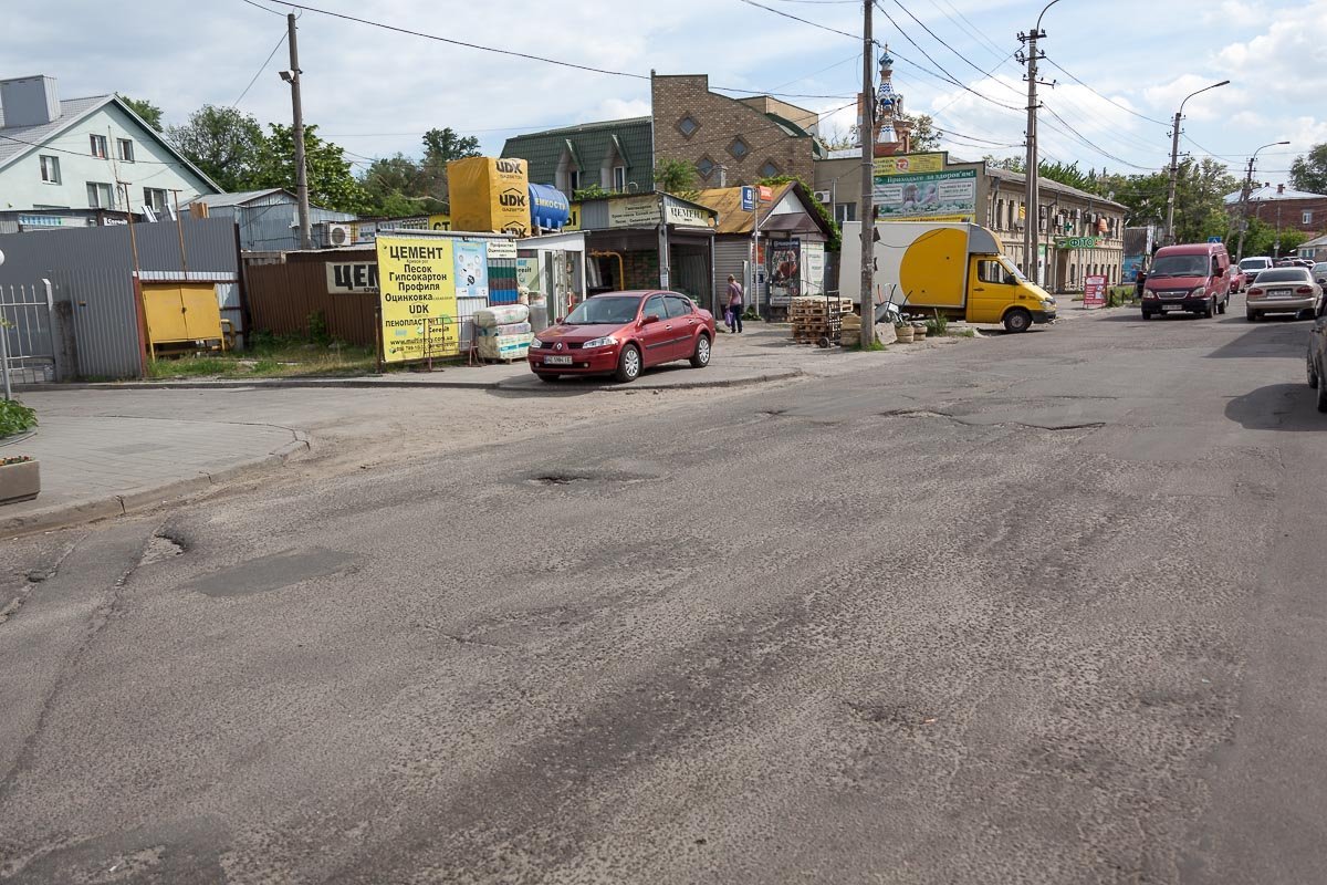 Кое-где сделан ямочный ремонт