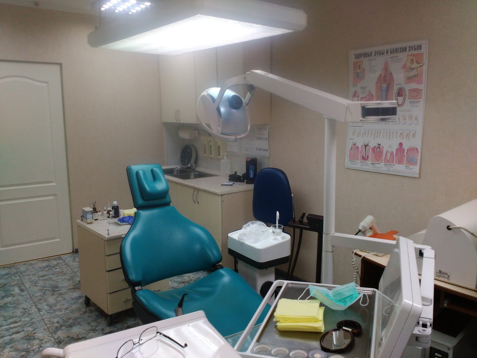 Услуги стоматолога: почему за здоровой улыбкой стоит идти в клинику Vitalis 2