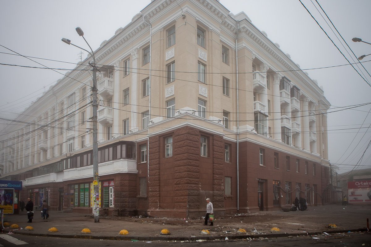 На пару киосков с шаурмой меньше