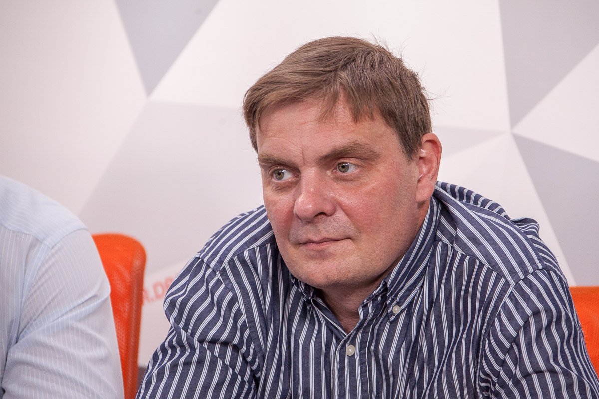 Александр Гладкий - врач высшей категории и заведующий отделением реконструктивной хирургии в областной детской больнице Александр Гладкий - врач высшей категории и заведующий отделением реконструктивной хирургии в областной детской больнице