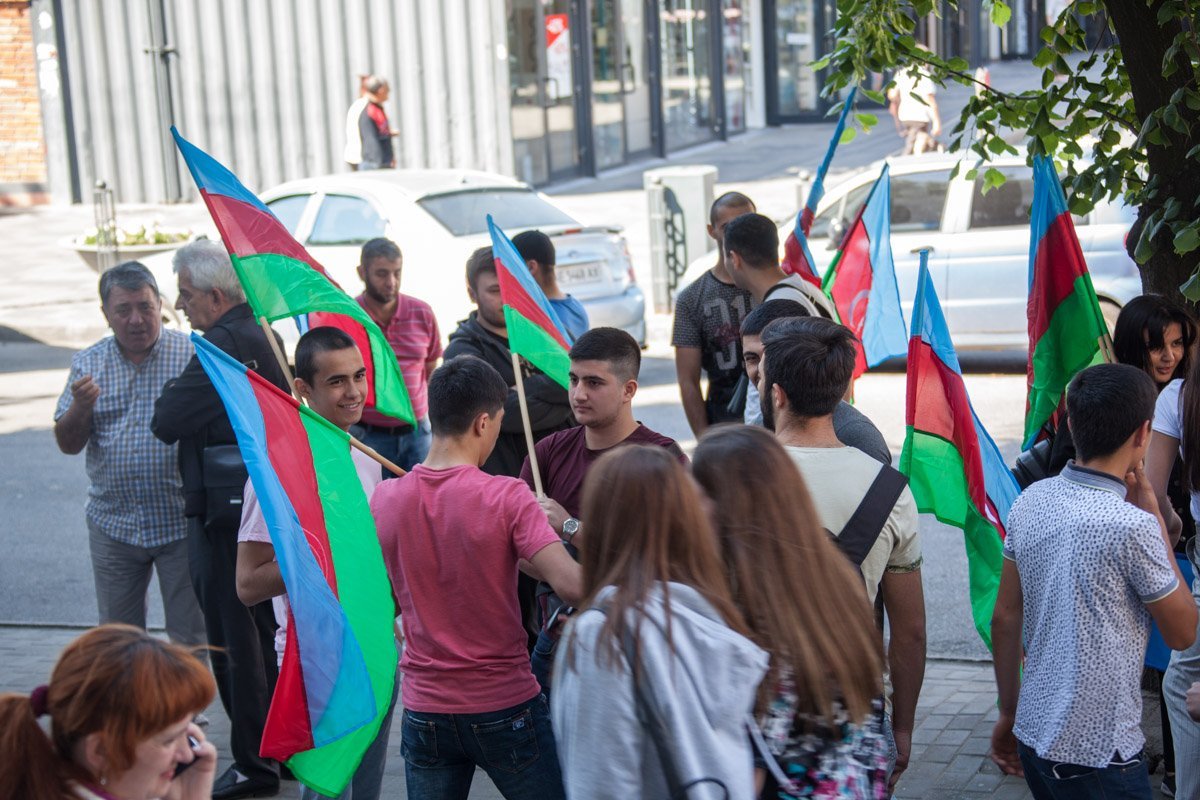 По этому поводу 15 мая прошел митинг под зданием апелляционного суда, пока в суде рассматривалось дело по данному инциденту