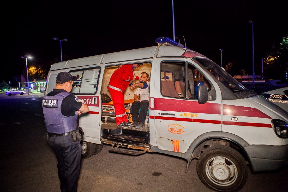 Одного из пострадавших забрали в больницу Одного из пострадавших забрали в больницу