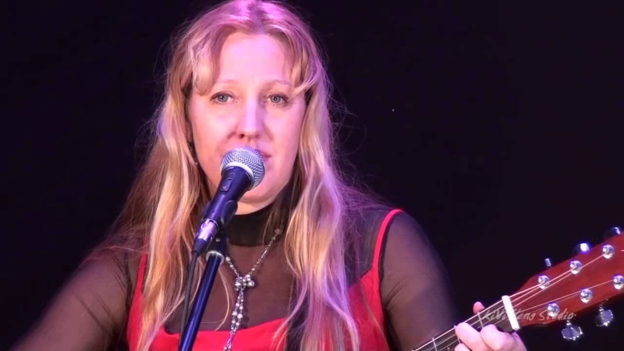 Гость фестиваля - Наталья Соболева (Птаха) из Каменского.