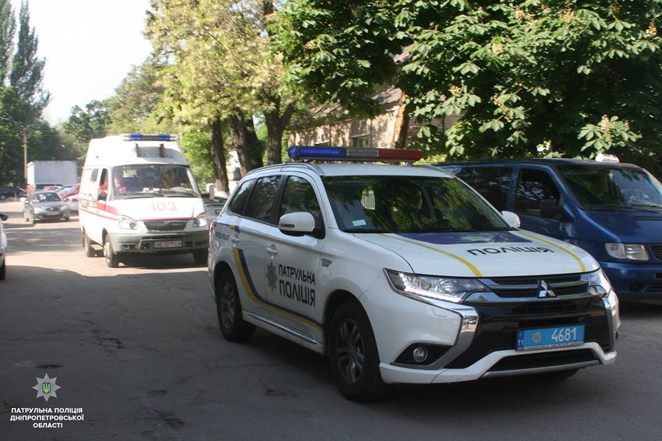 Уступи дорогу — спаси жизнь: патрульная полиция начала операцию "Спецсигнал" 1