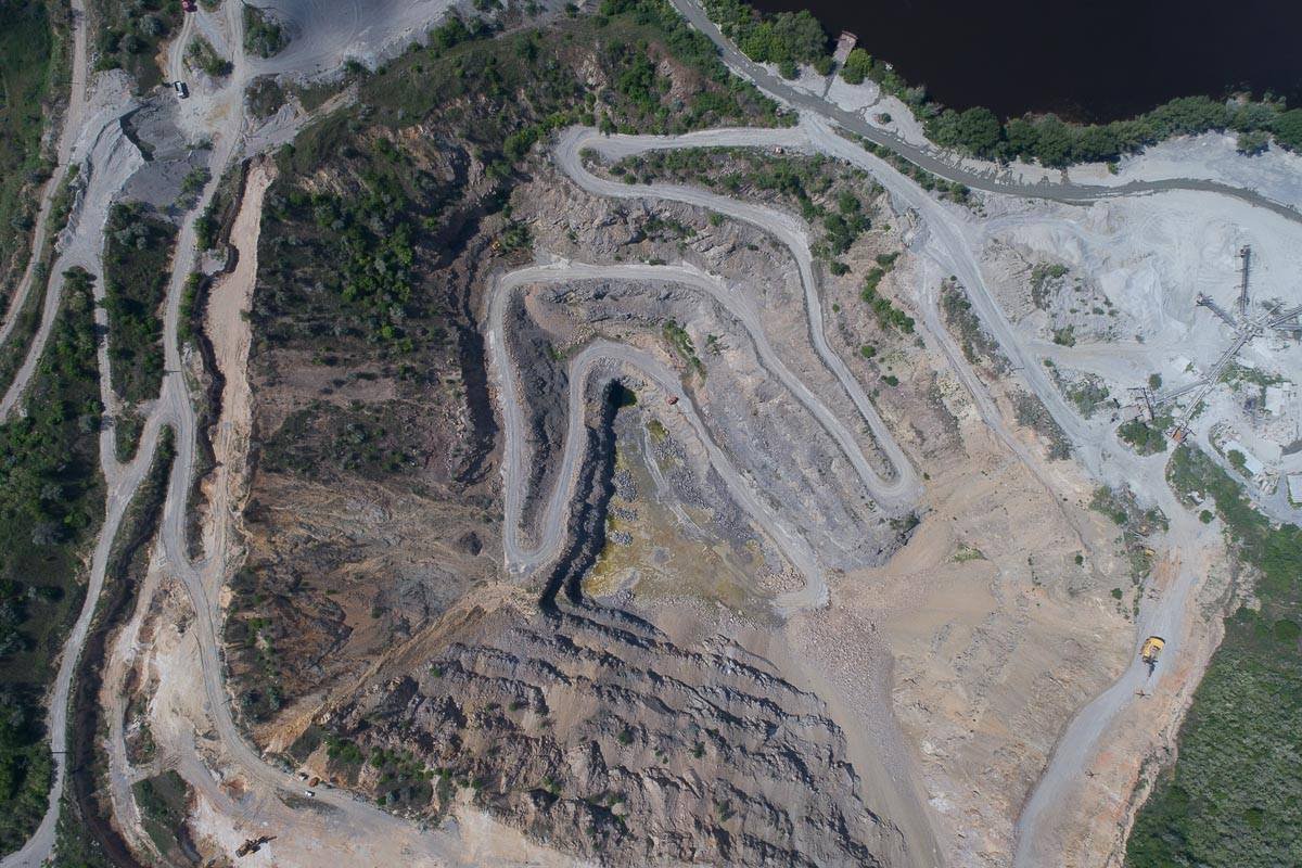 Карьер — это совокупность горных выработок Карьер — это совокупность горных выработок