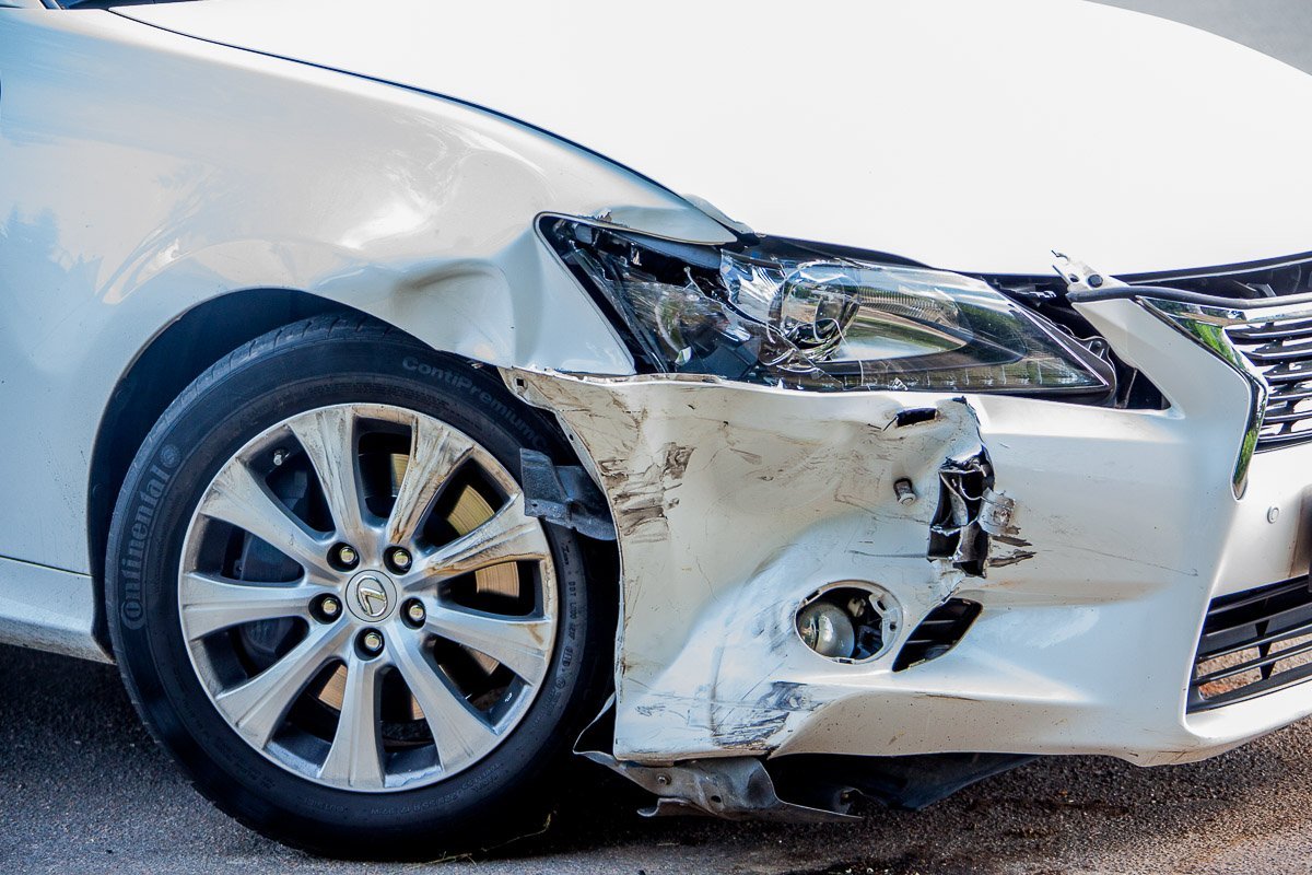 Столкнулись Lexus, Hyundai и Chrysler Столкнулись Lexus, Hyundai и Chrysler