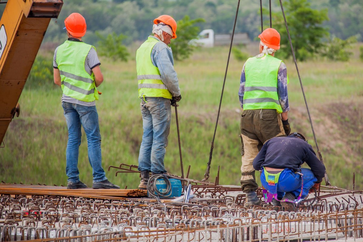 Рабочие не прекращали своих занятий даже во время визита Президента Рабочие не прекращали своих занятий даже во время визита Президента