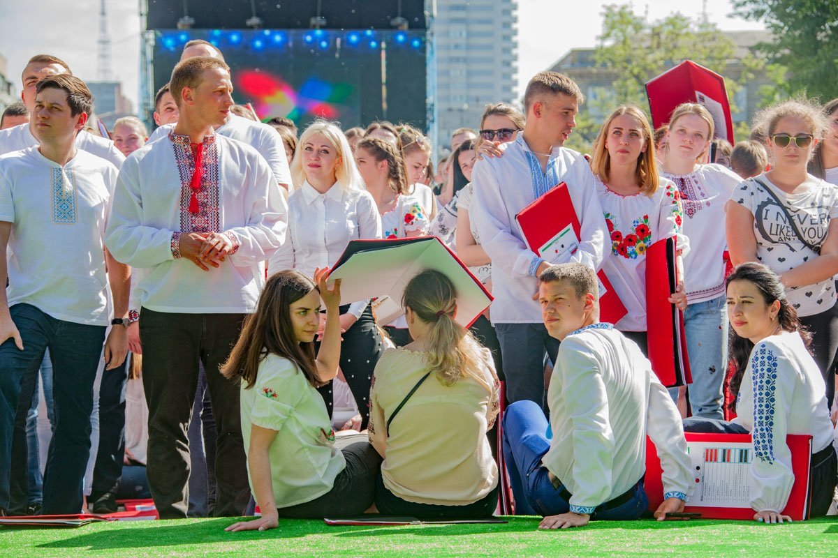 Не флешмоб, а массовый косплей Ждуна