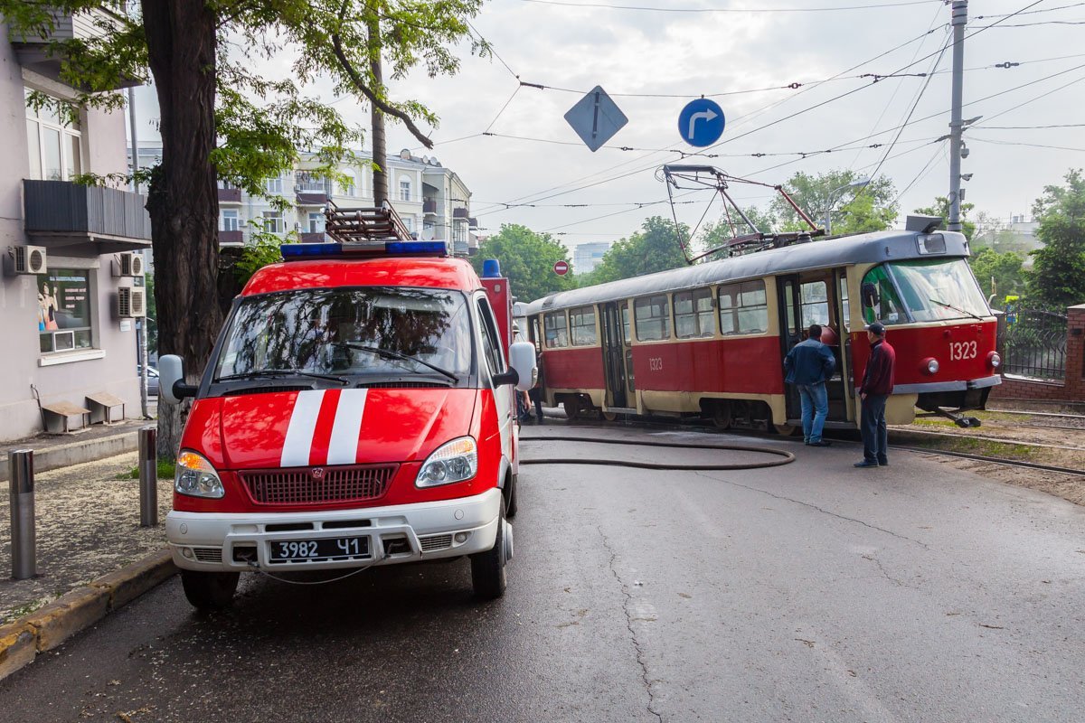 на перекрестке Святослава Храброго и Короленко задымился трамвай №12