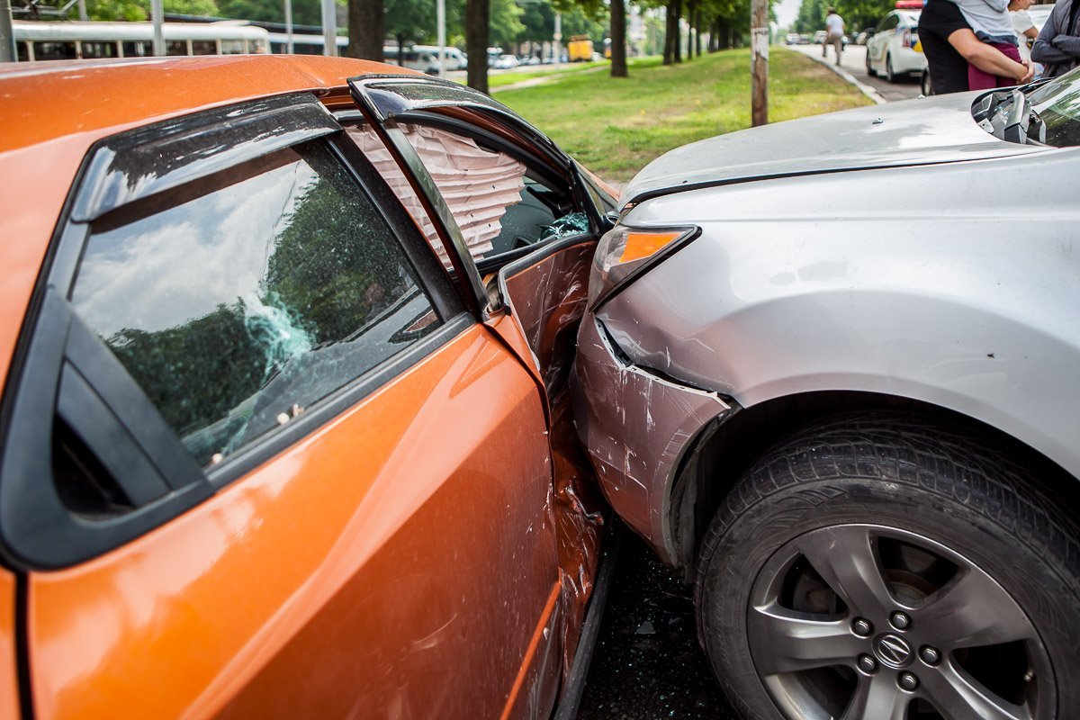 На пересечении улиц Воскресенская и Святослава Храброго произошло ДТП с участием двух автомобилей - Acura и Honda