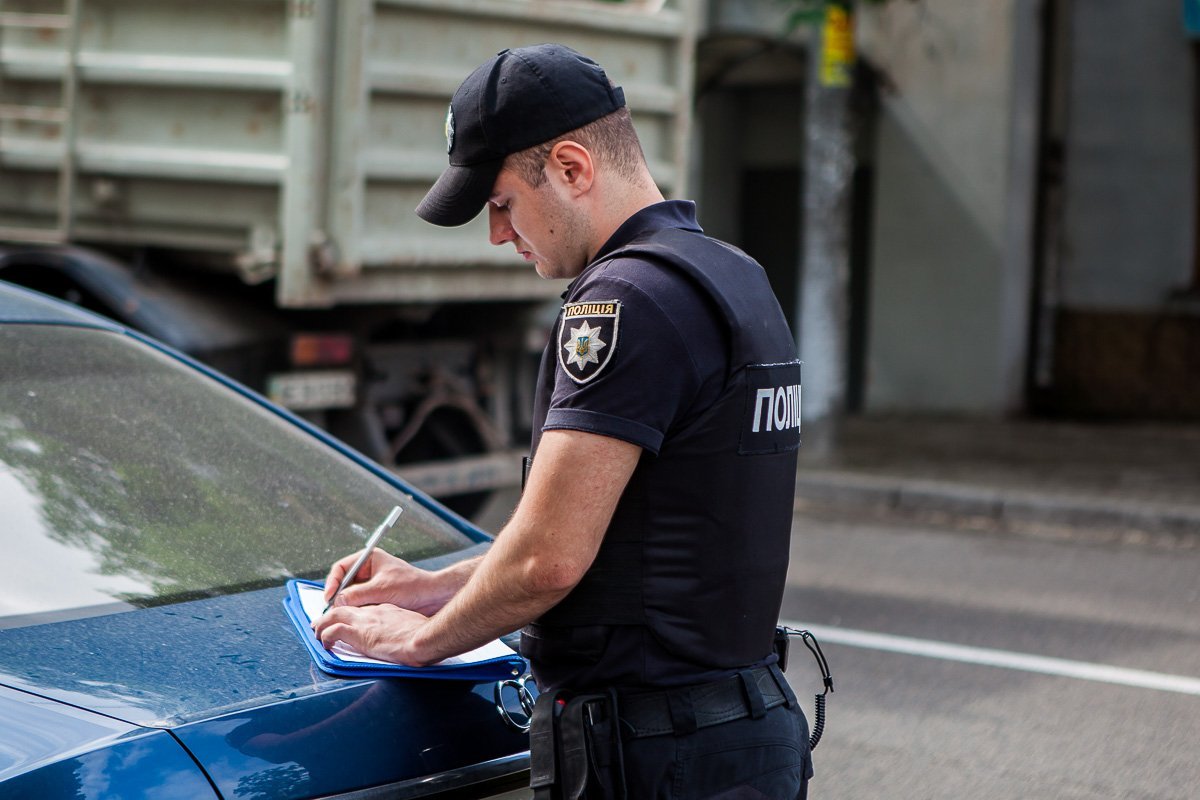 На месте работают сотрудники патрульной полиции