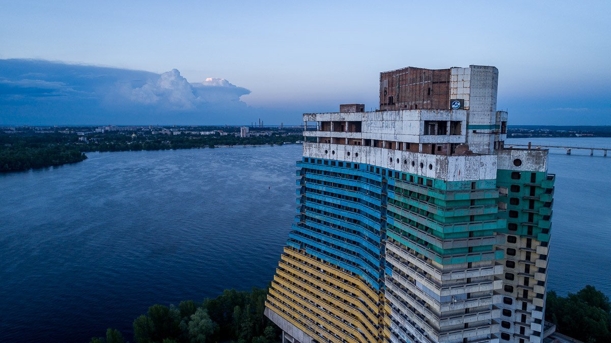 Днепр на закате выглядит невероятно живописно