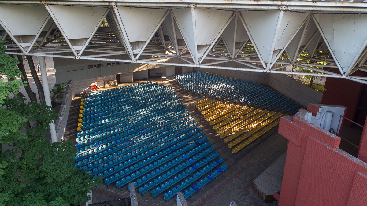 Его построили в 1977 году в честь 60-летия революции Его построили в 1977 году в честь 60-летия революции