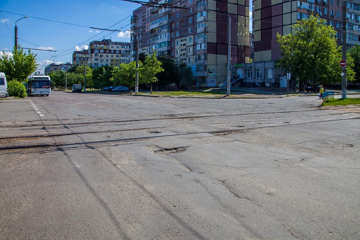 Состояние дороги по улице Генерала Захарченко оставляет желать лучшего Состояние дороги по улице Генерала Захарченко оставляет желать лучшего