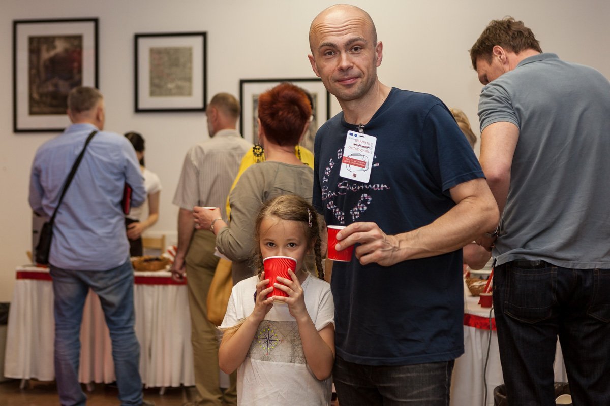 Поговорить о серьезных темах пришли даже дети Поговорить о серьезных темах пришли даже дети