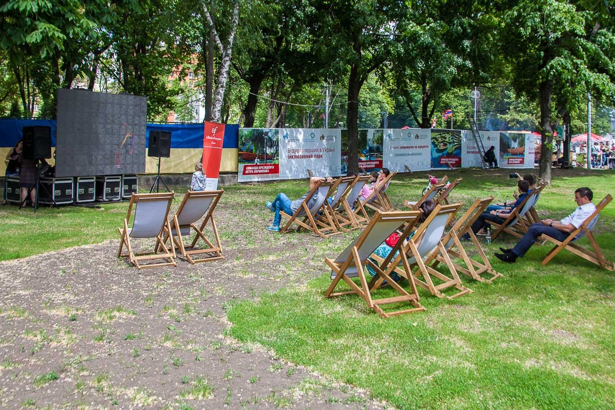 Собрались почитатели кино