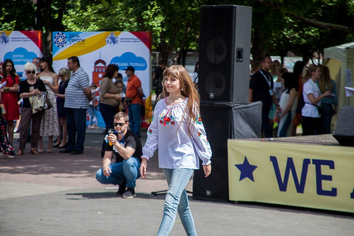 Прошел также конкурс вышиванок