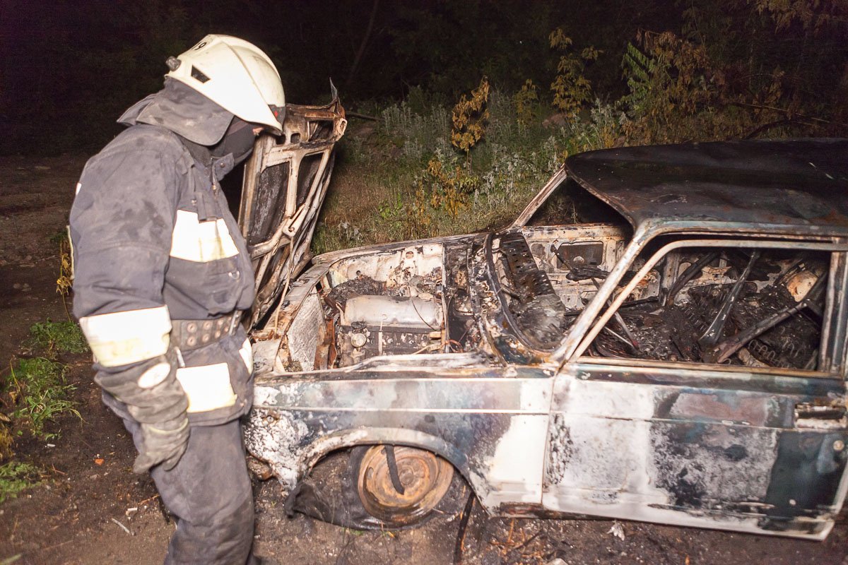 Спустя пару минут приехали сотрудники ГСЧС