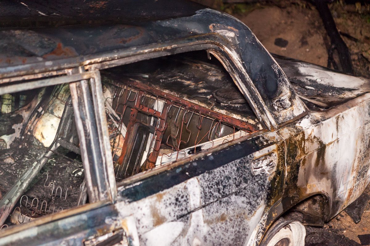 Машина сгорела дотла 