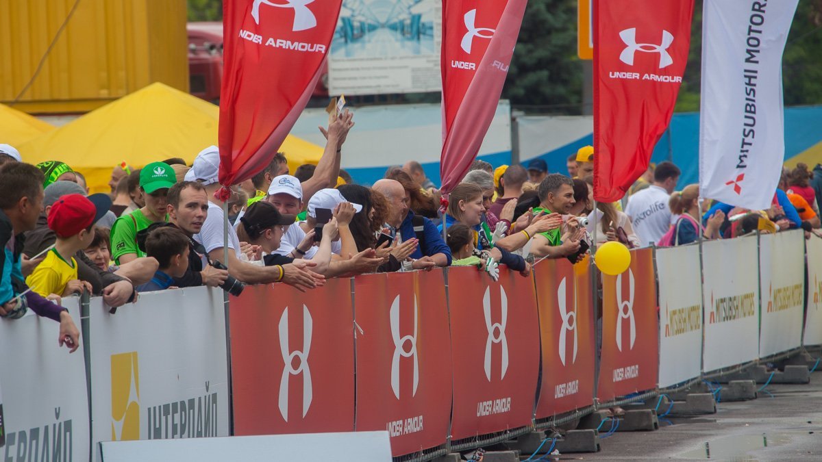 У спортсменов была огромная группа поддержки