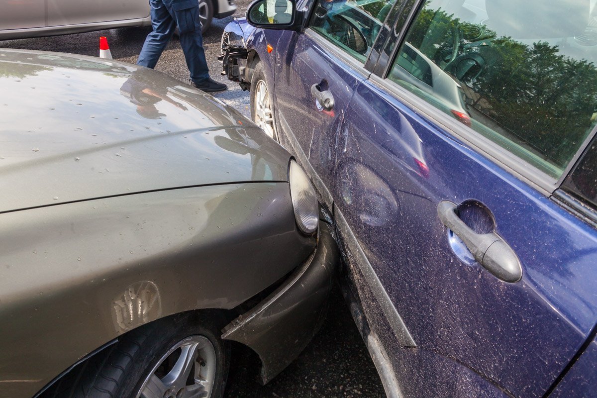 У двух машин повреждения незначительные У двух машин повреждения незначительные