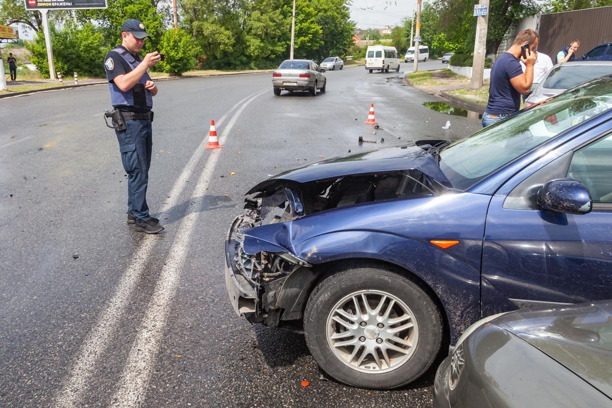 На месте работало 2 экипажа патрульной полиции На месте работало 2 экипажа патрульной полиции