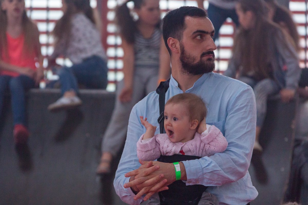 Да, малыш, я тоже не понимаю как они это делают Да, малыш, я тоже не понимаю как они это делают