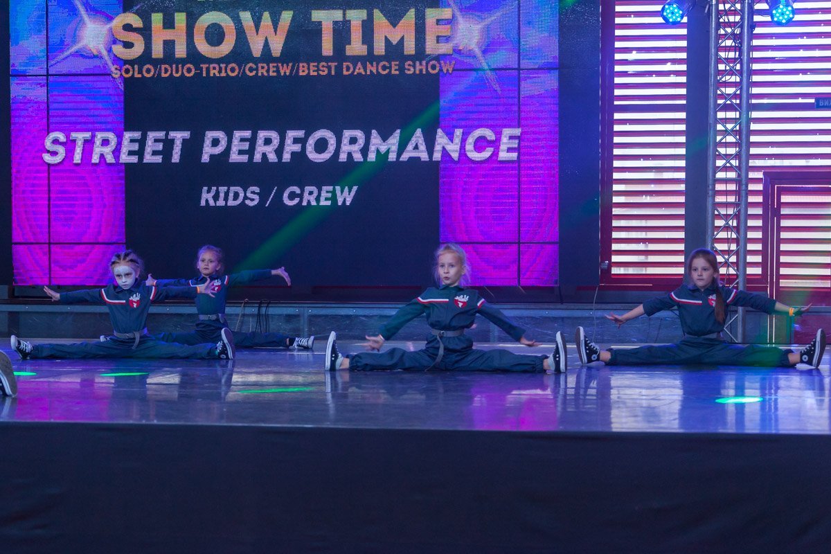 Ее возраст не мешает ей делать увлажняющие маски. Прямо сейчас Ее возраст не мешает ей делать увлажняющие маски. Прямо сейчас