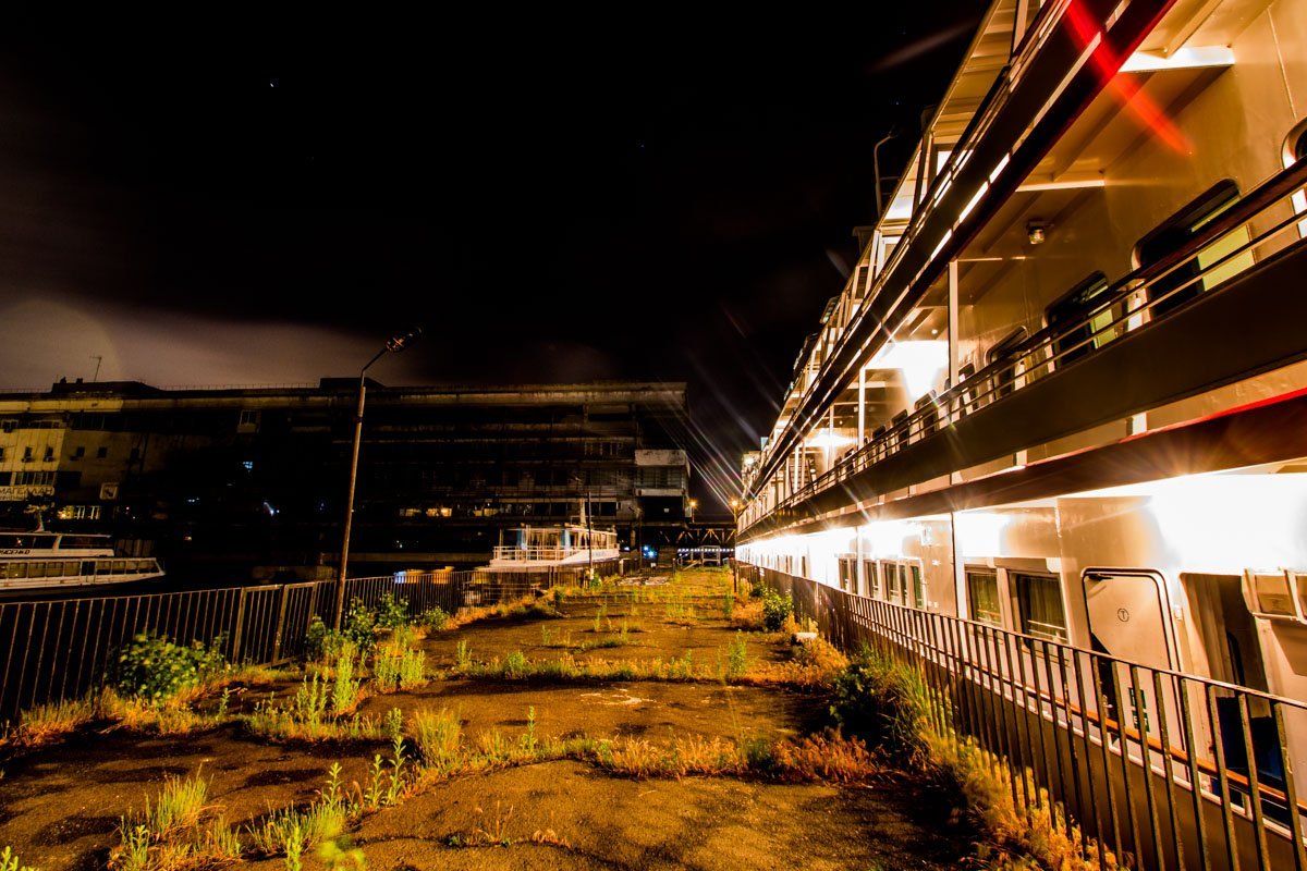 Покров ночи делает это место особенно красивым