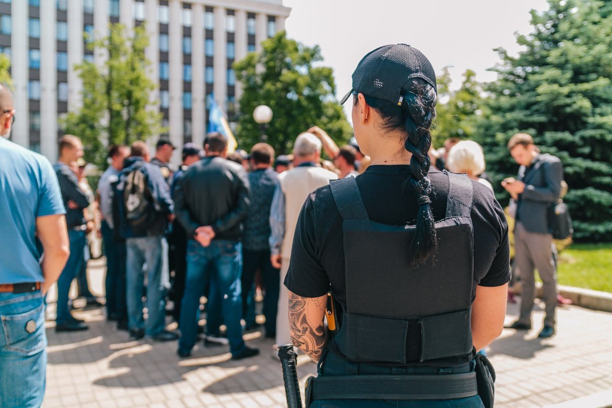 Полицейские следили за развитием событий Полицейские следили за развитием событий
