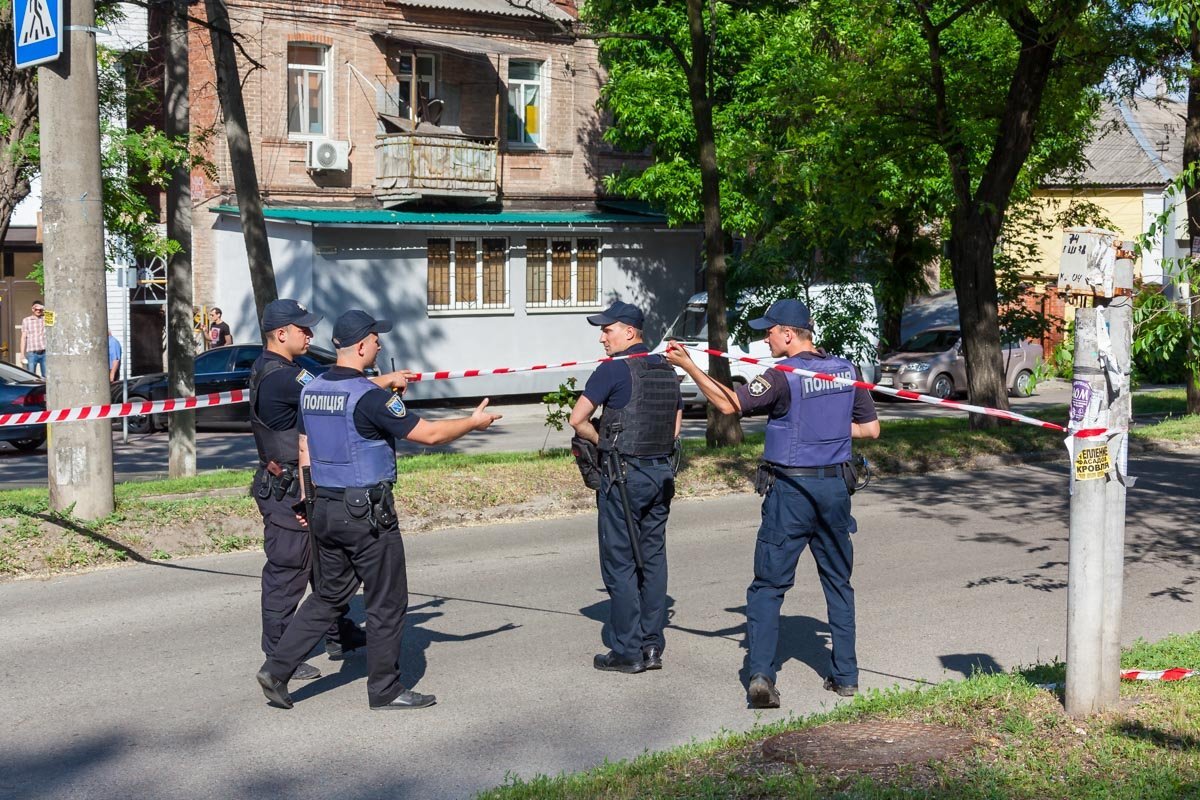В процессе погони преступники бросили автомобиль на улице Бородинской