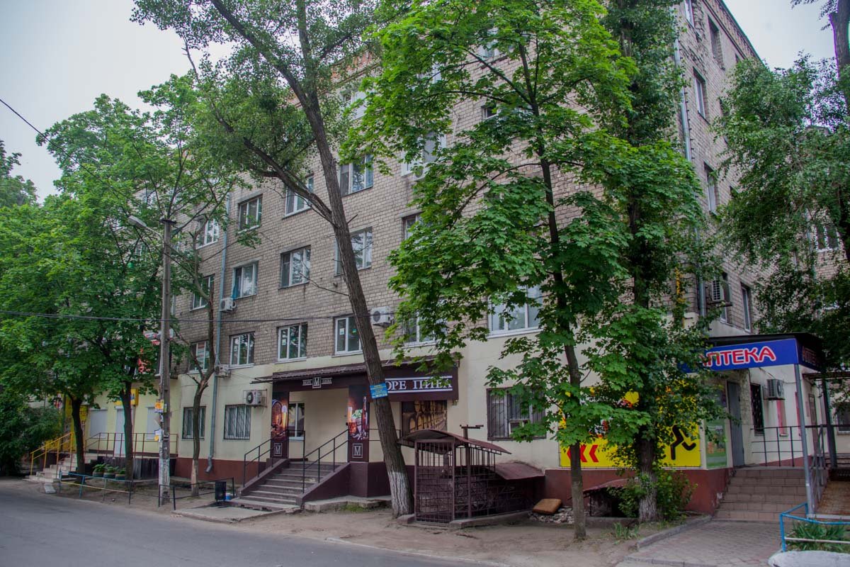 Из этого дома выпала девочка