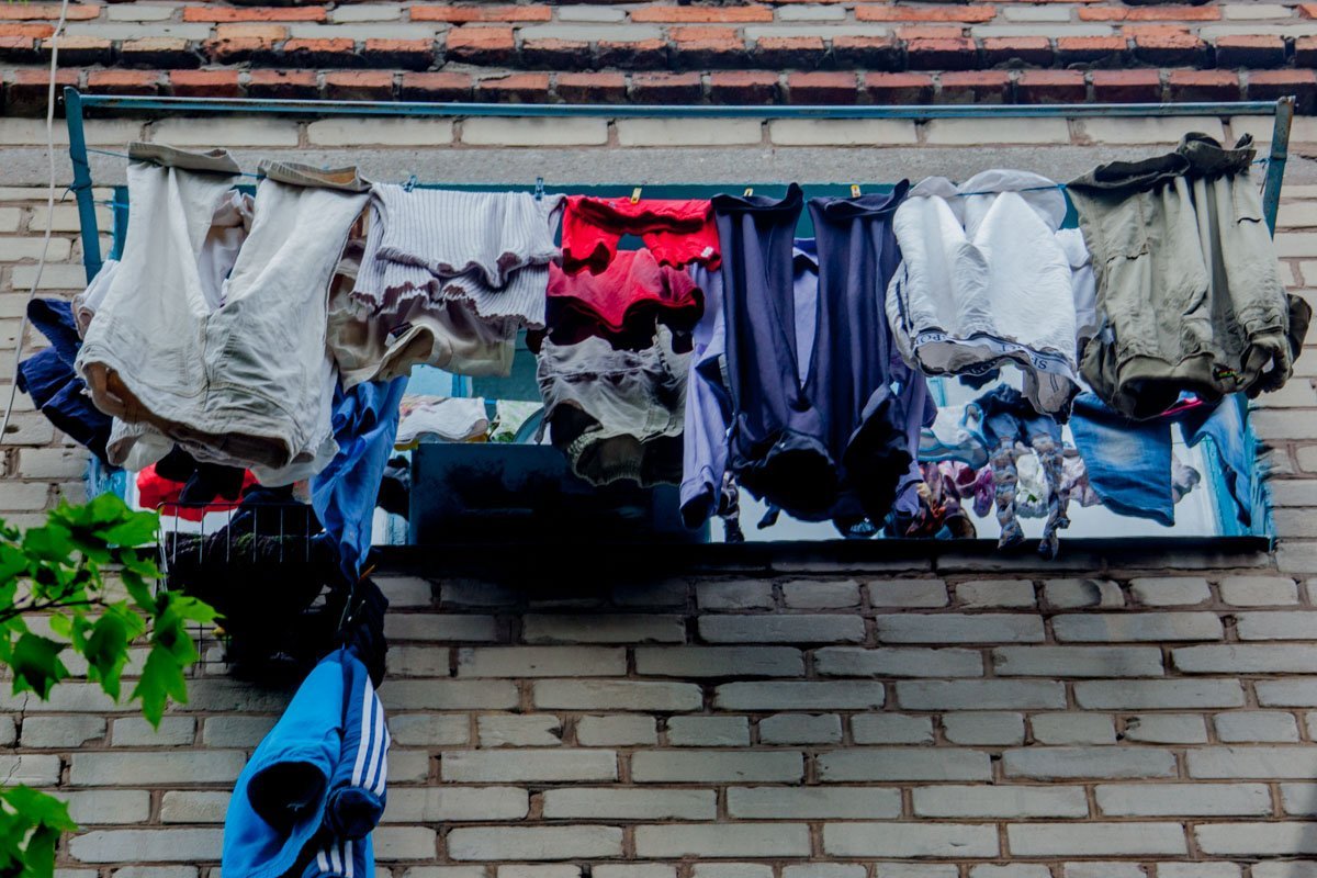 В момент происшествия девочка находилась в квартире одна