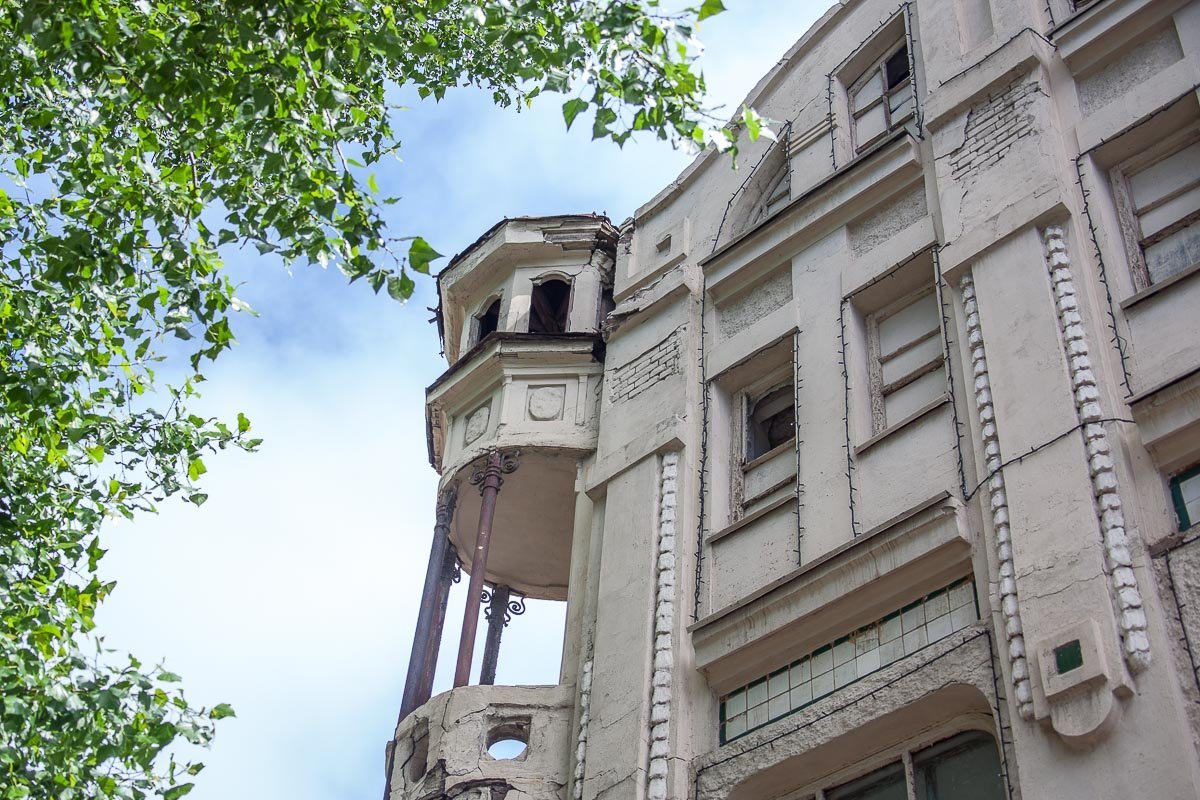 Торговля в здании шла вплоть до 1925-го года Торговля в здании шла вплоть до 1925-го года