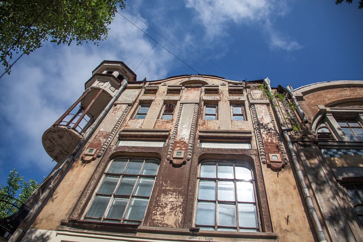 В 1925 году в одном из корпусов Троицких рядов открылась трикотажная фабрика В 1925 году в одном из корпусов Троицких рядов открылась трикотажная фабрика