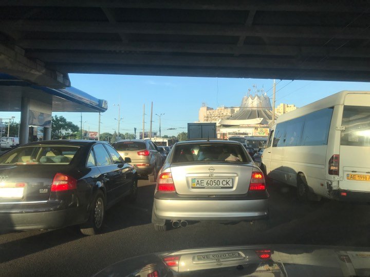 Из-за ДТП движение на Новом мосту парализовано