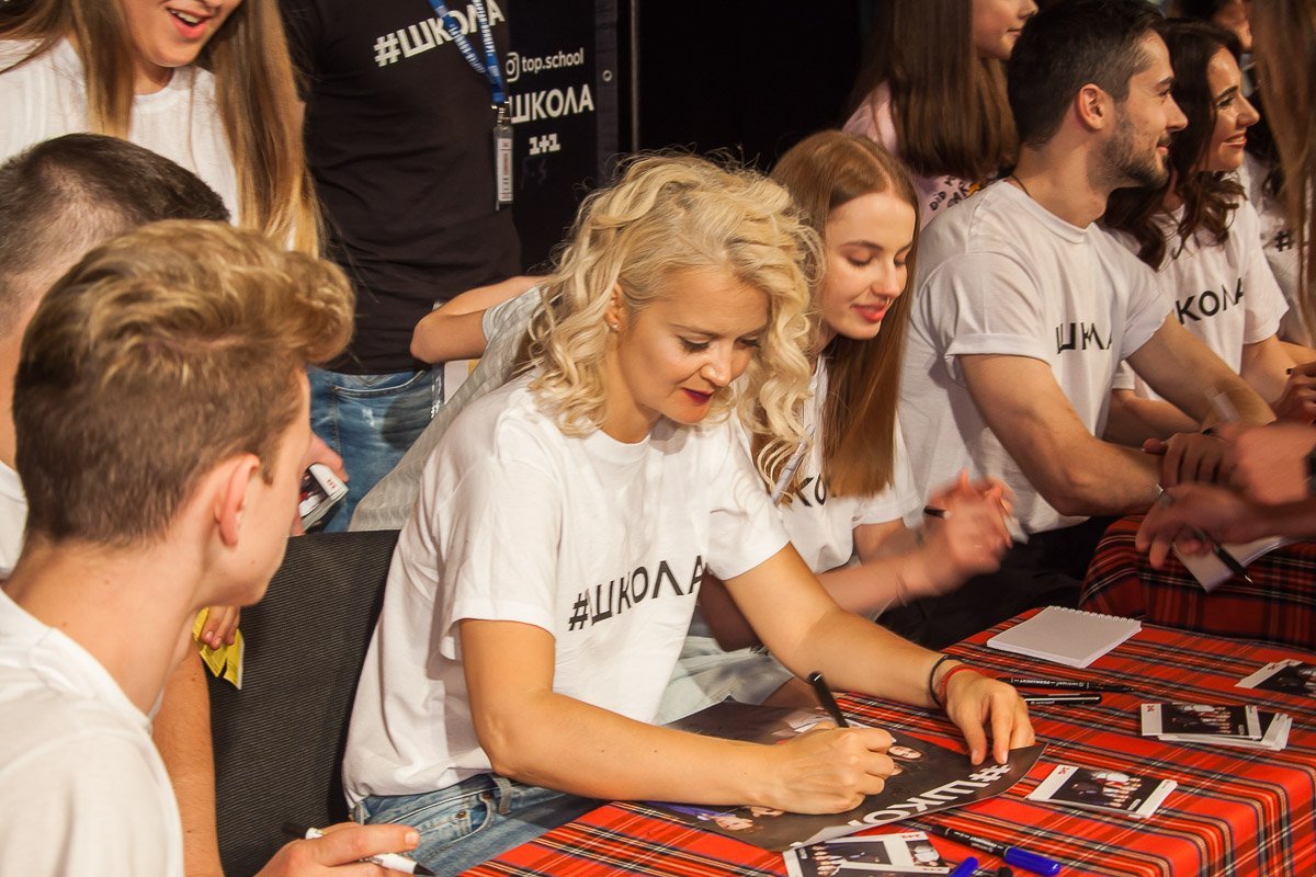 Фанаты не отпускали звезд до последнего Фанаты не отпускали звезд до последнего