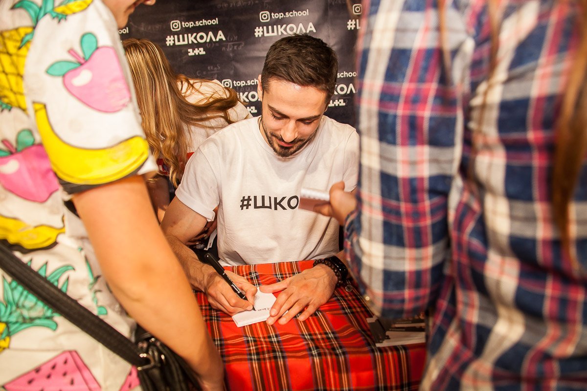 22 мая поклонникам популярного украинского сериала «Школа» в Днепре выпала уникальная возможность встретиться со своими кумирами.