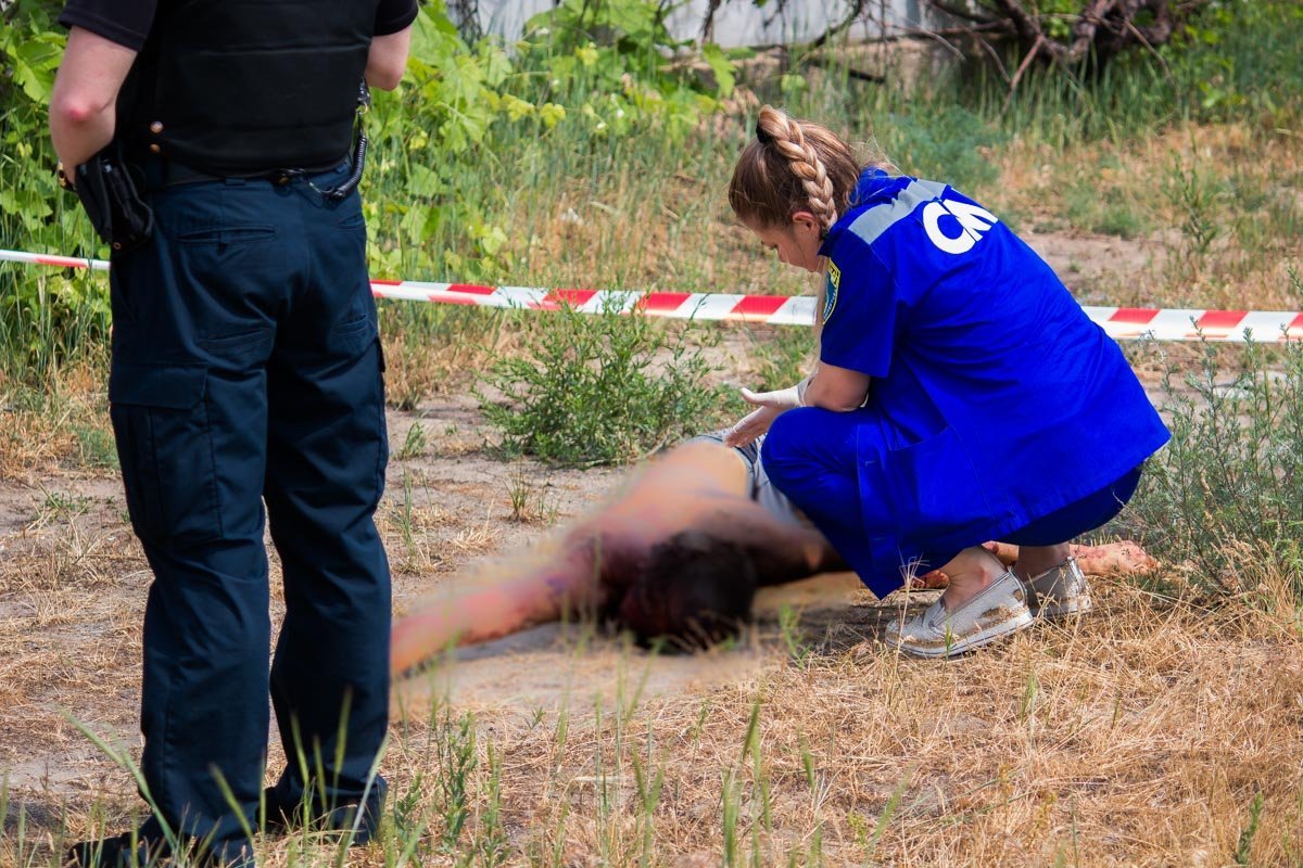 Работают судмедэксперты