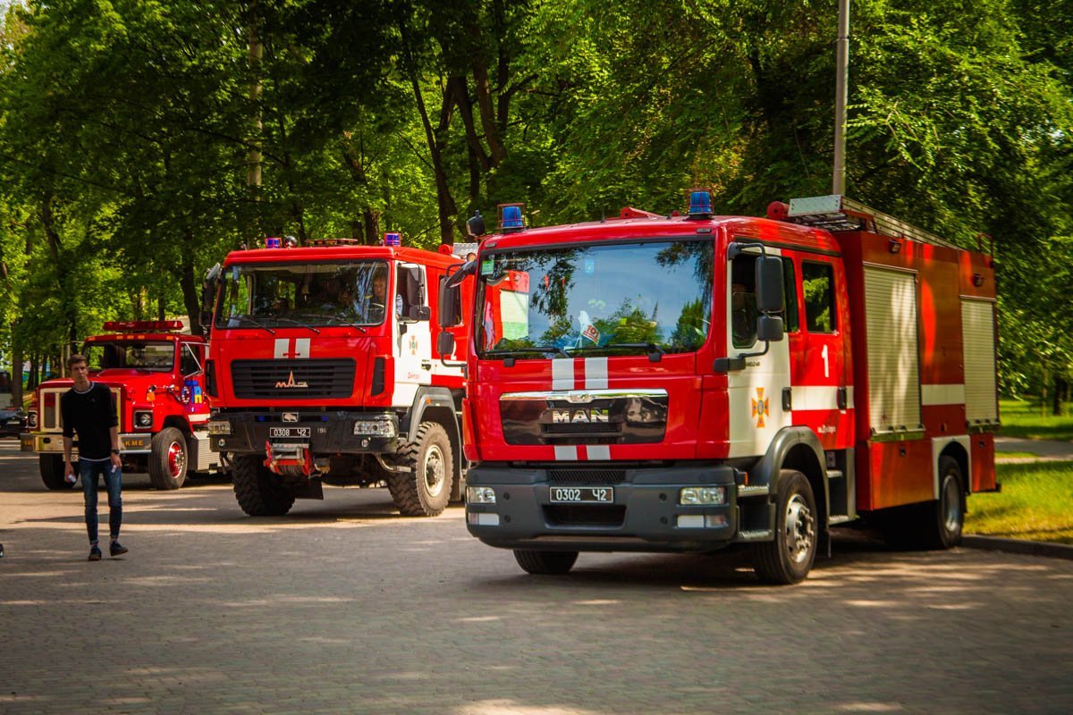 23 мая с 10:00 в Летнем театре в парке Шевченко проходил Фестиваль дружин юных пожарных