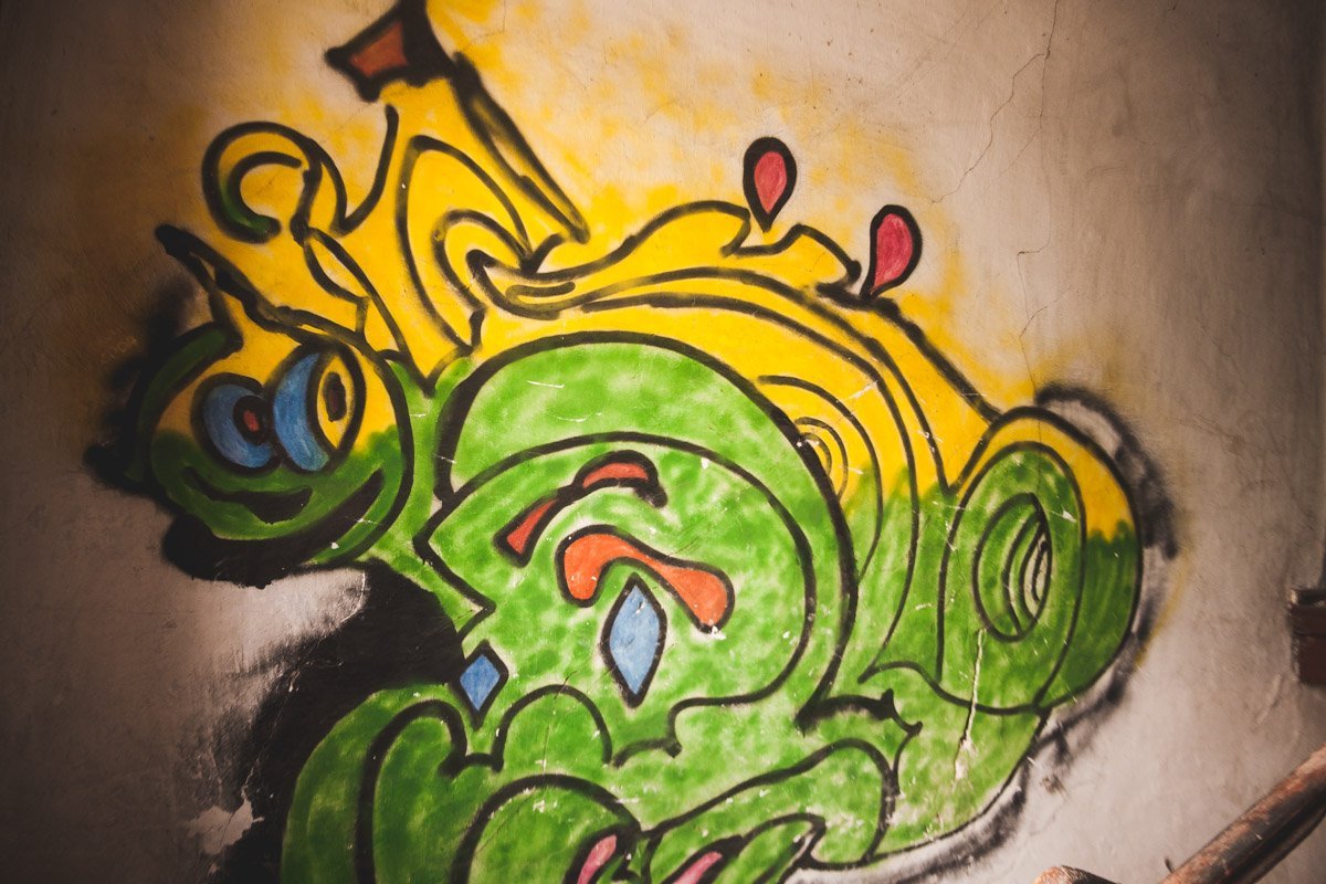 Какой дом - такое и граффити Какой дом - такое и граффити