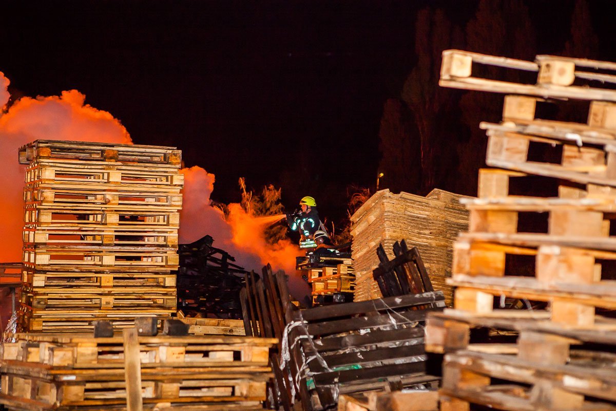 Локализовать пожар удалось около 03:30