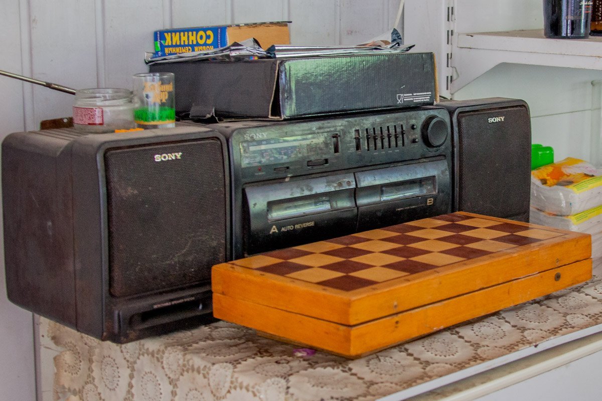 Одно из любимых занятий посетителей - игра в шахматы