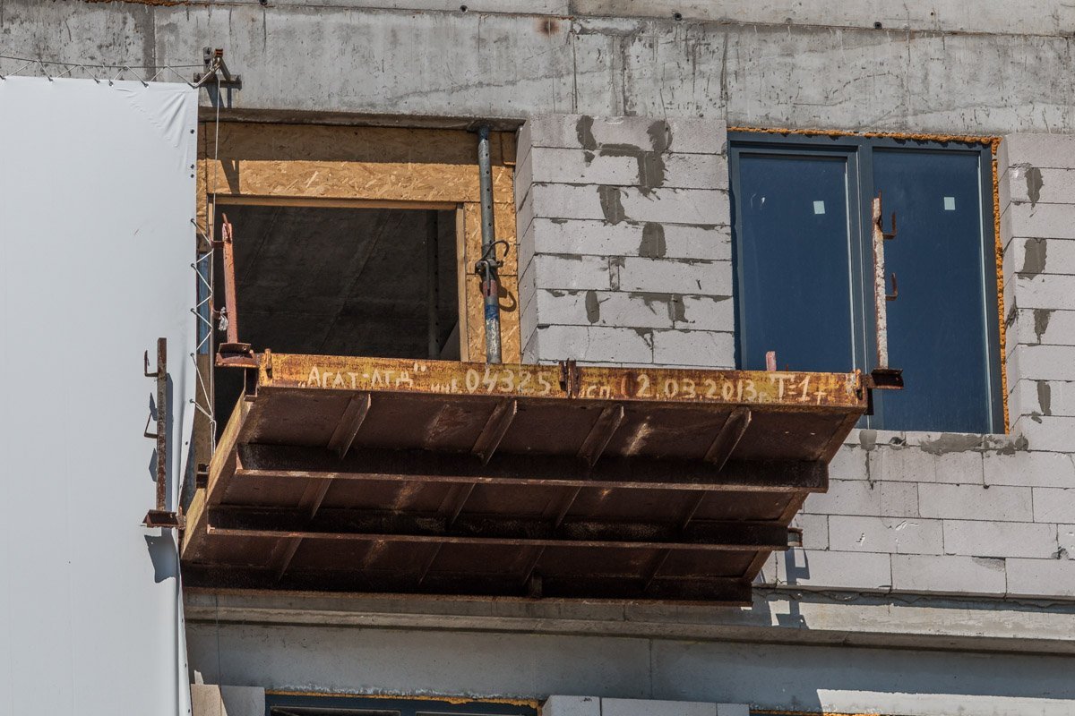 Через это отверстие в больницу "внесут" ангиограф Через это отверстие в больницу "внесут" ангиограф