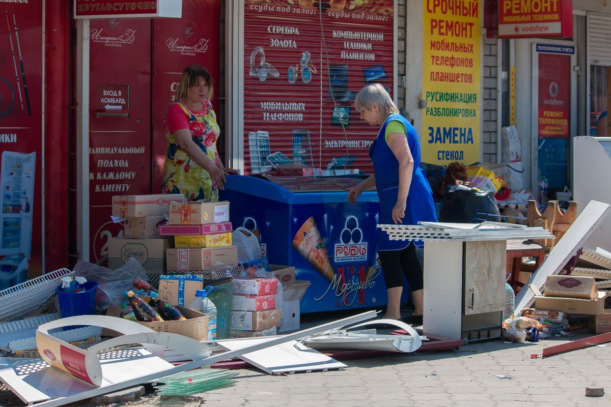 Владельцы магазинов и люди, которые там до сегодня работали очень возмущены Владельцы магазинов и люди, которые там до сегодня работали очень возмущены