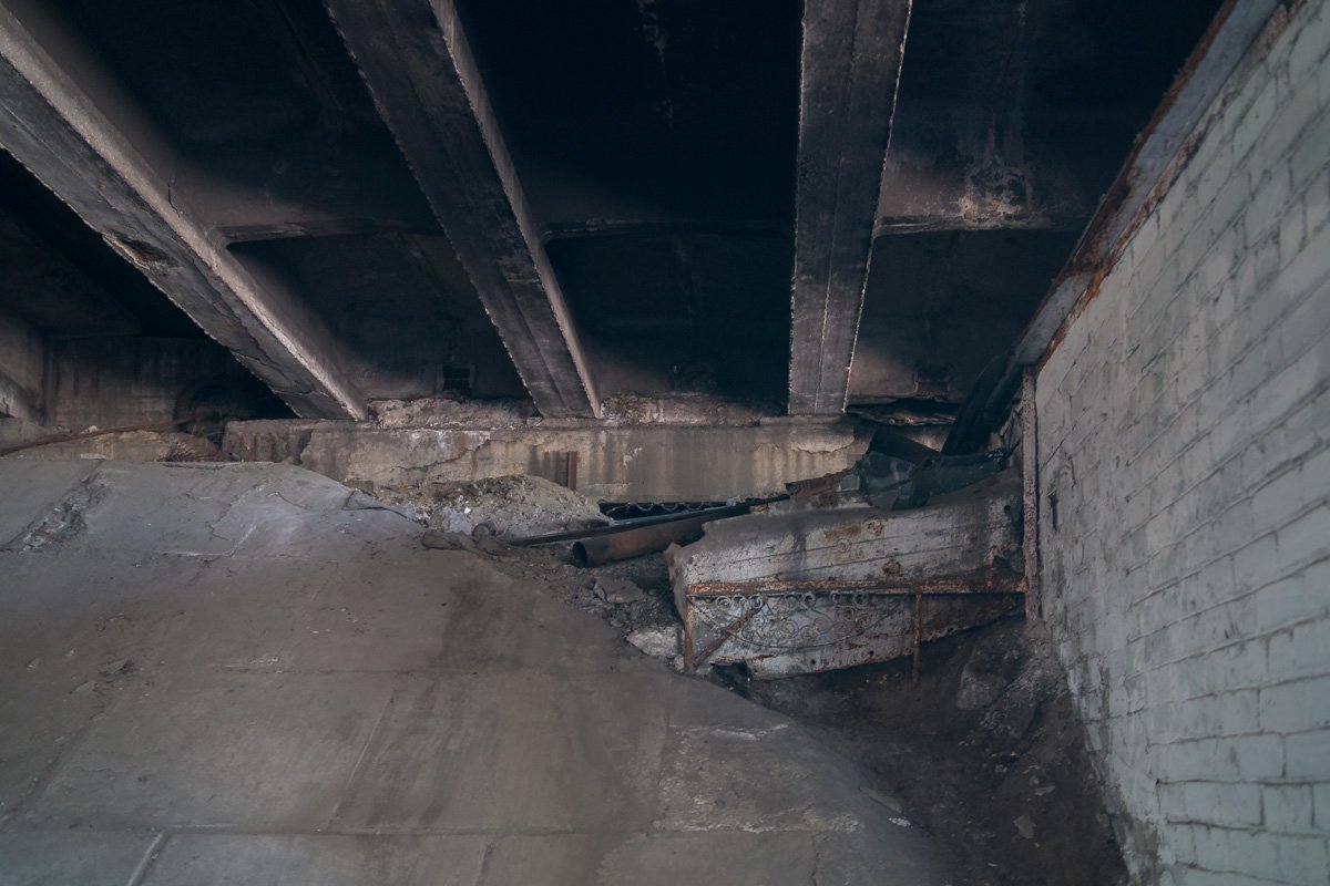 Опорная балка гниет изнутри Опорная балка гниет изнутри